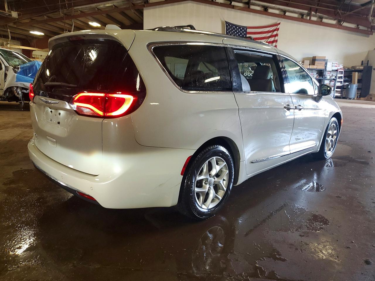 Chrysler Pacifica Touring L