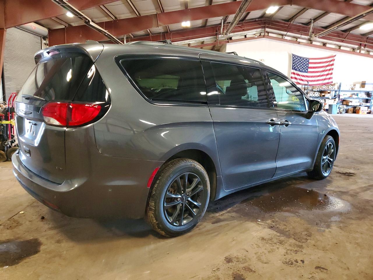 Chrysler Pacifica Touring L