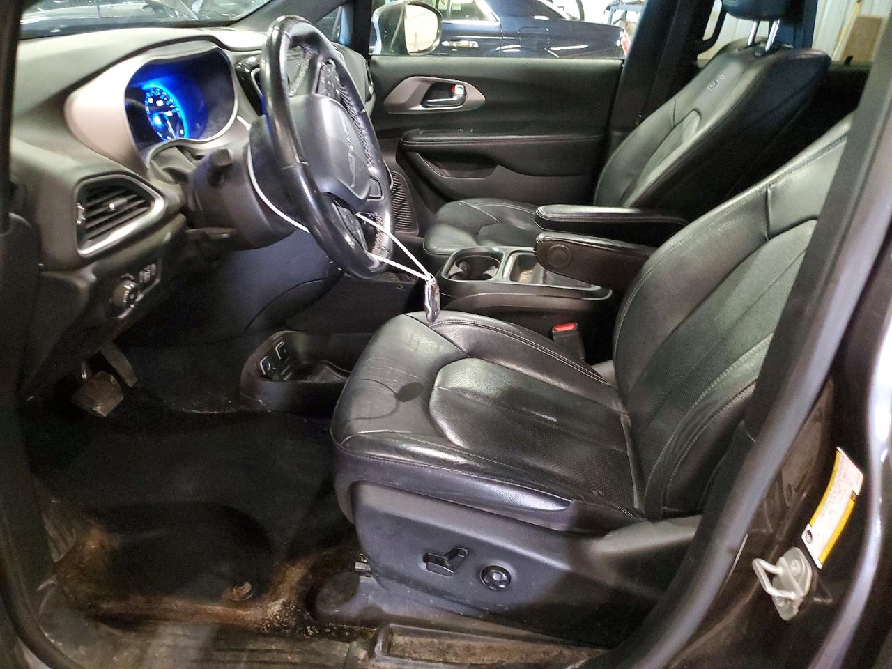 Chrysler Pacifica Touring L
