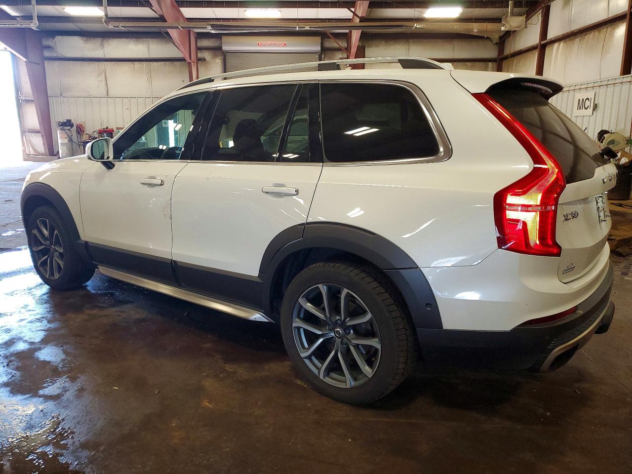 Volvo XC90 T6
