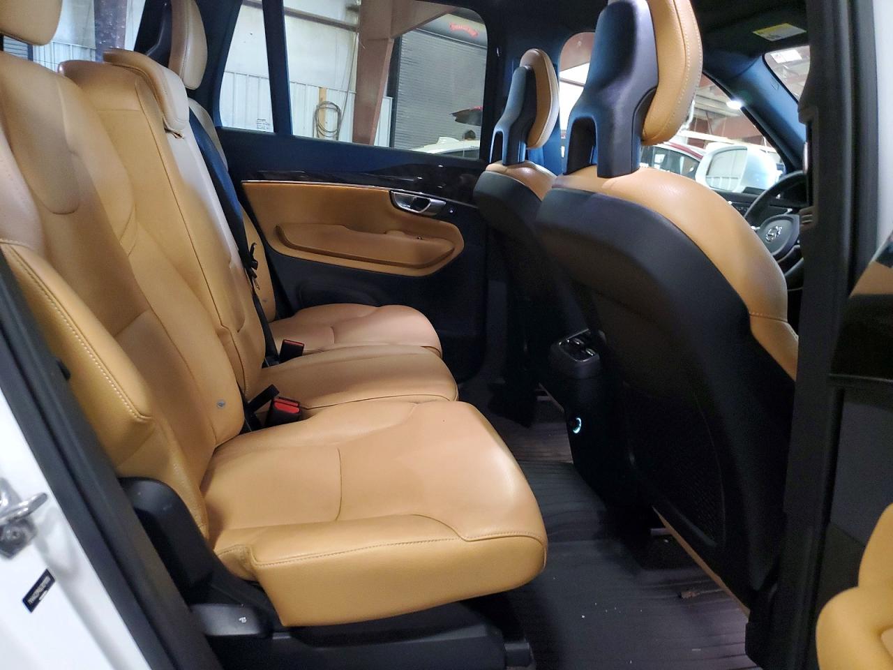 Volvo XC90 T6