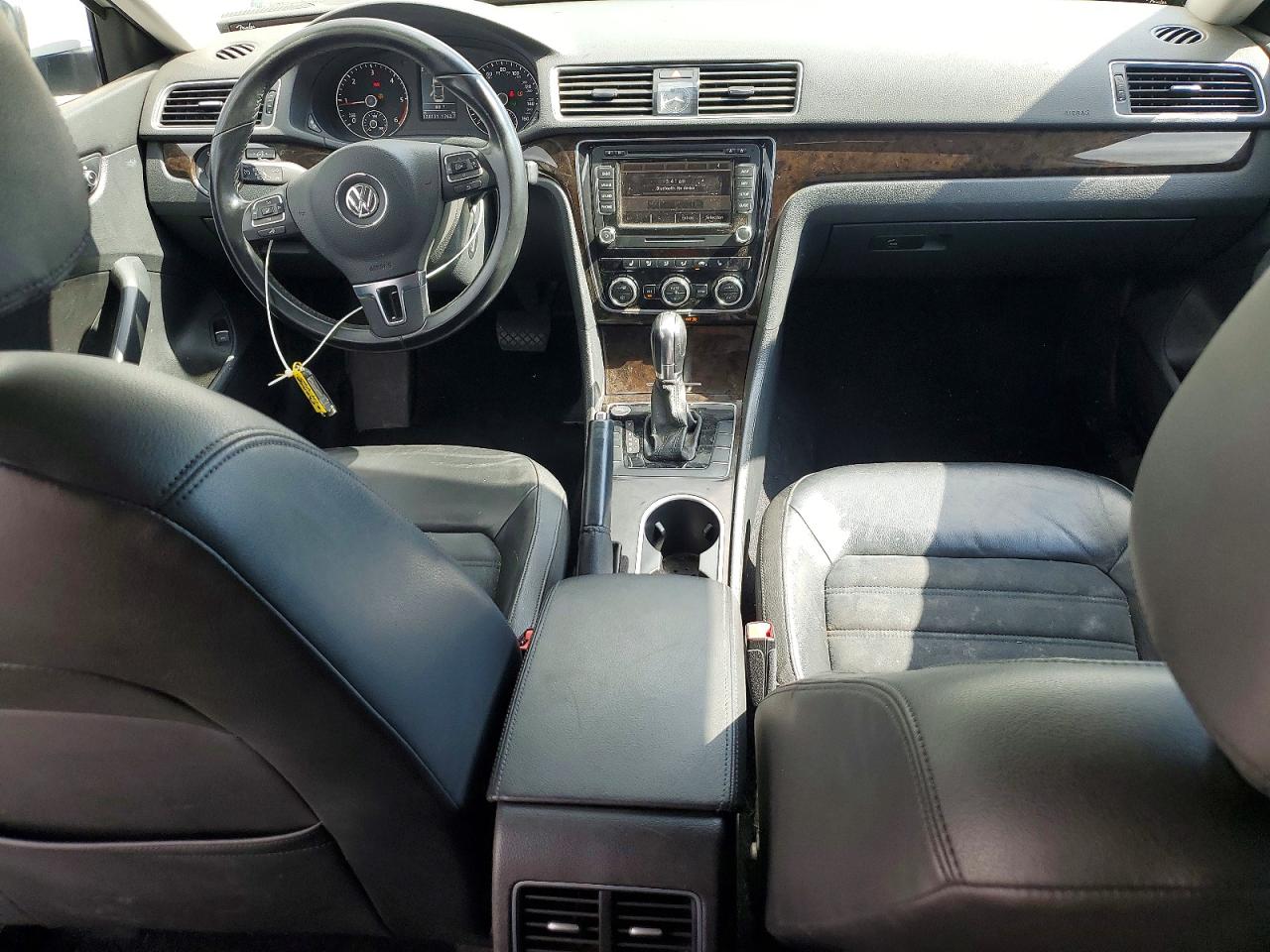 Volkswagen Passat Sel
