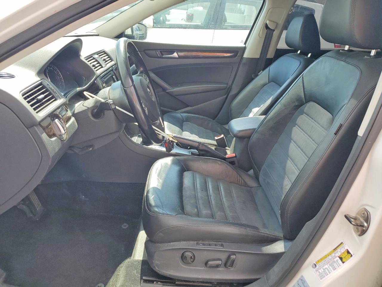 Volkswagen Passat Sel