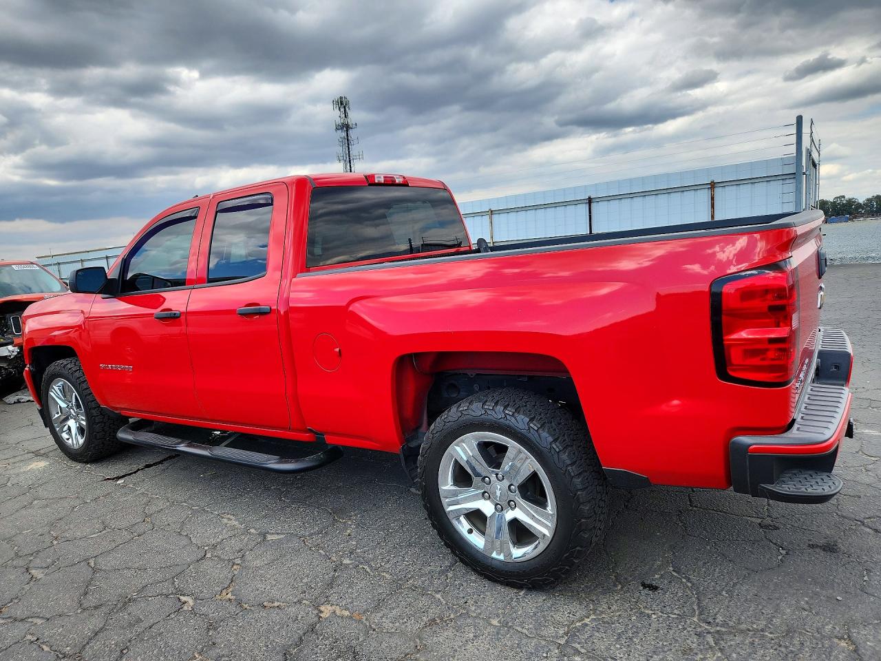 Chevrolet Silverado C1500 Custom