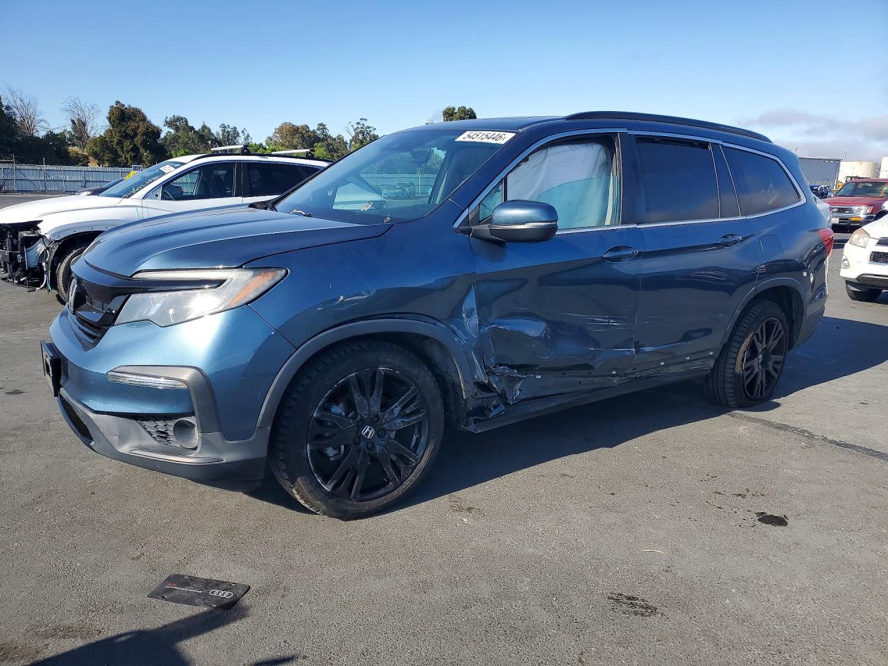 Salvage Honda Pilot Image