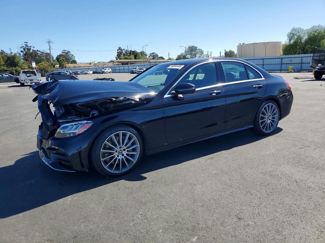 Salvage Mercedes-Benz C-Class Image