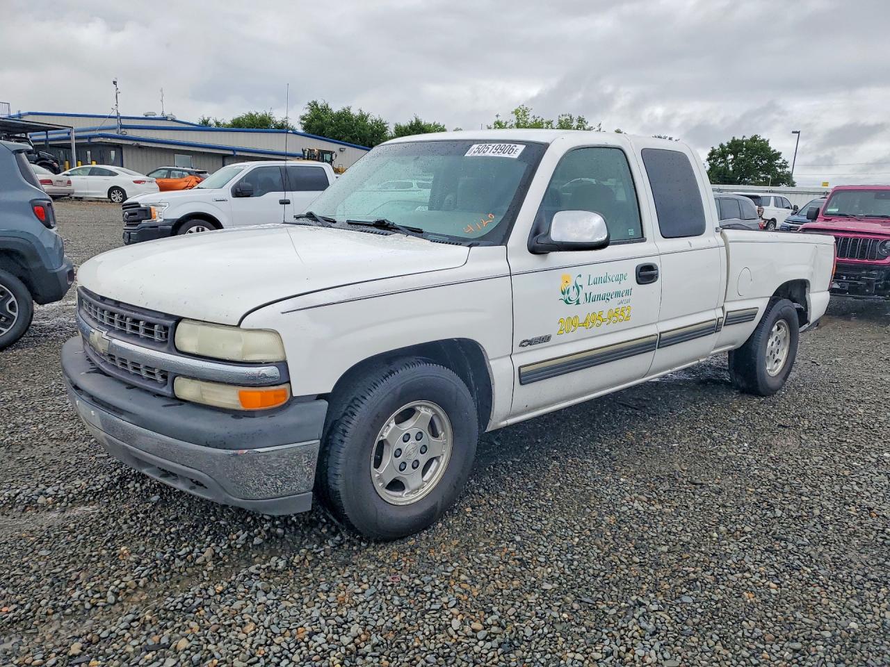 Salvage Chevrolet Silverado Image