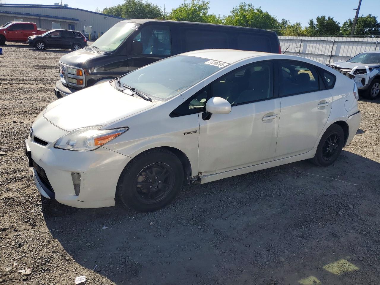 Salvage Toyota Prius Image