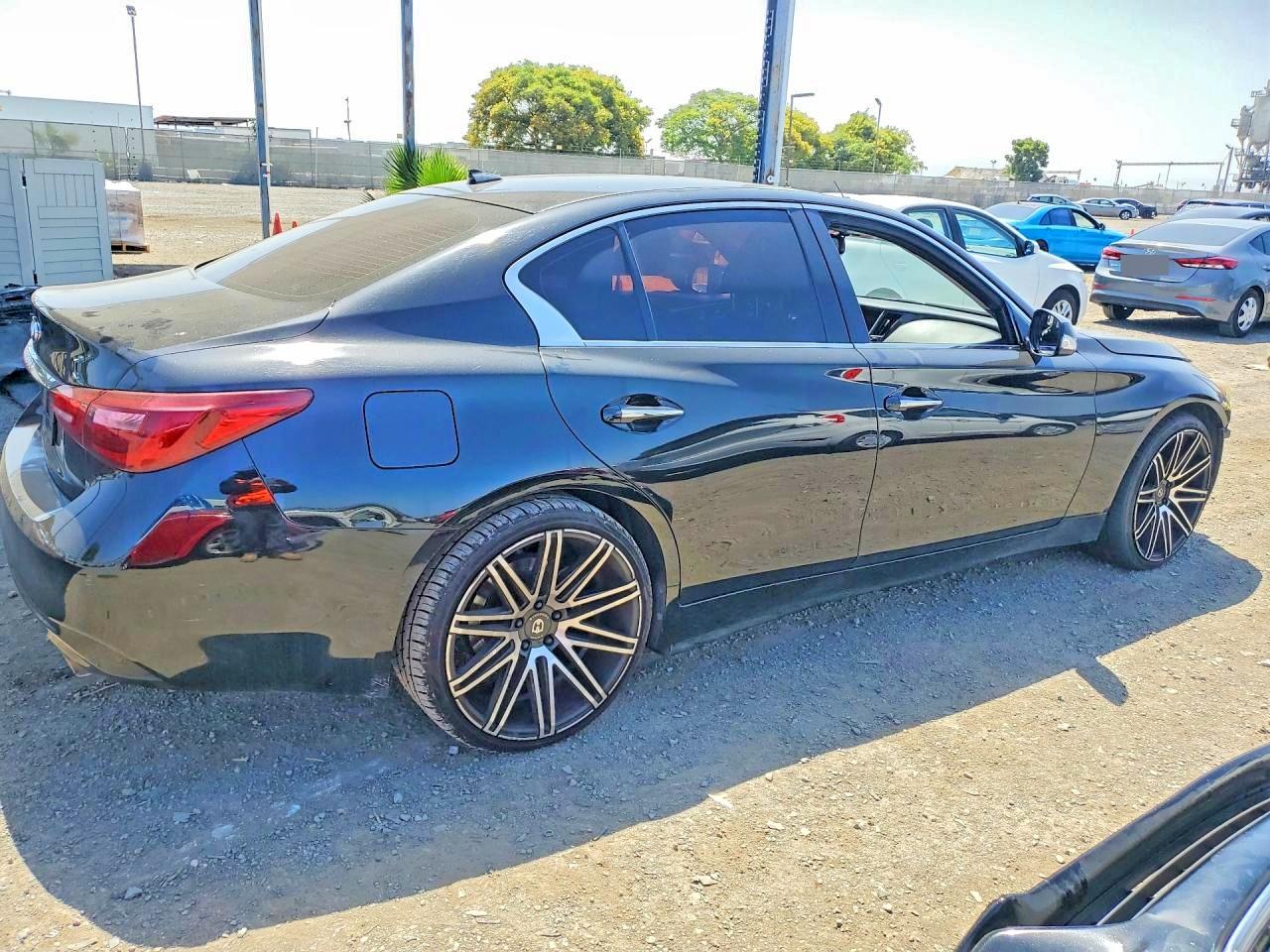 INFINITI Q50 3.0t Luxe