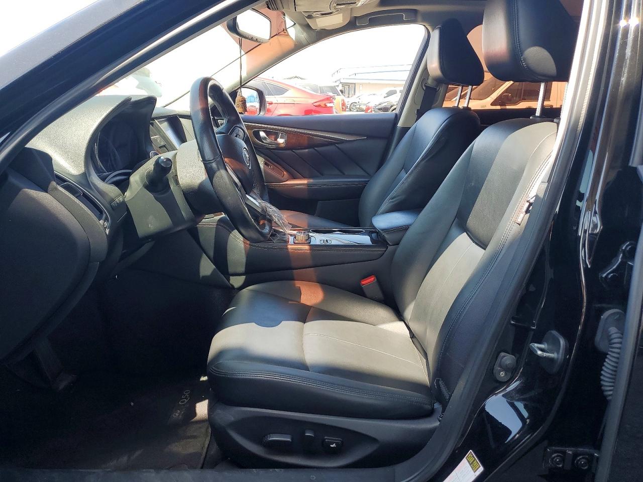 INFINITI Q50 3.0t Luxe
