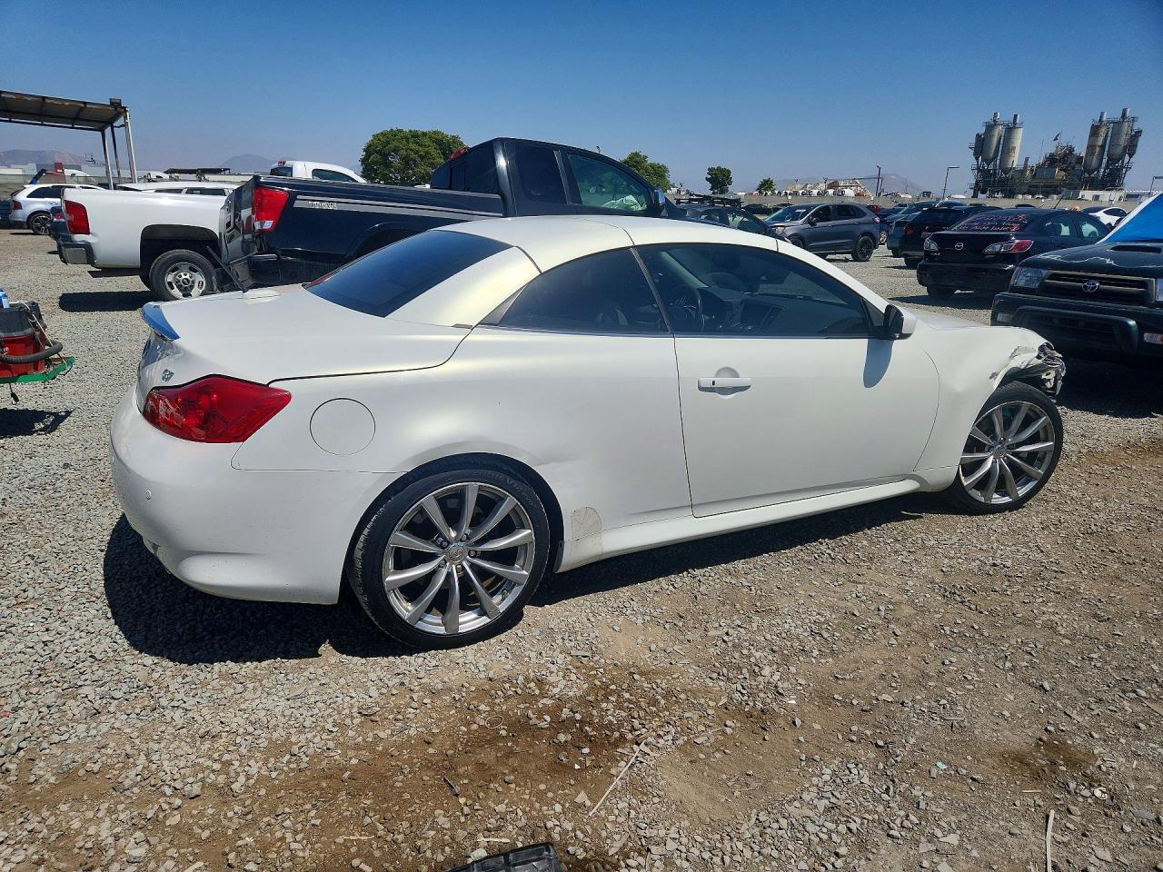 INFINITI G37 Base