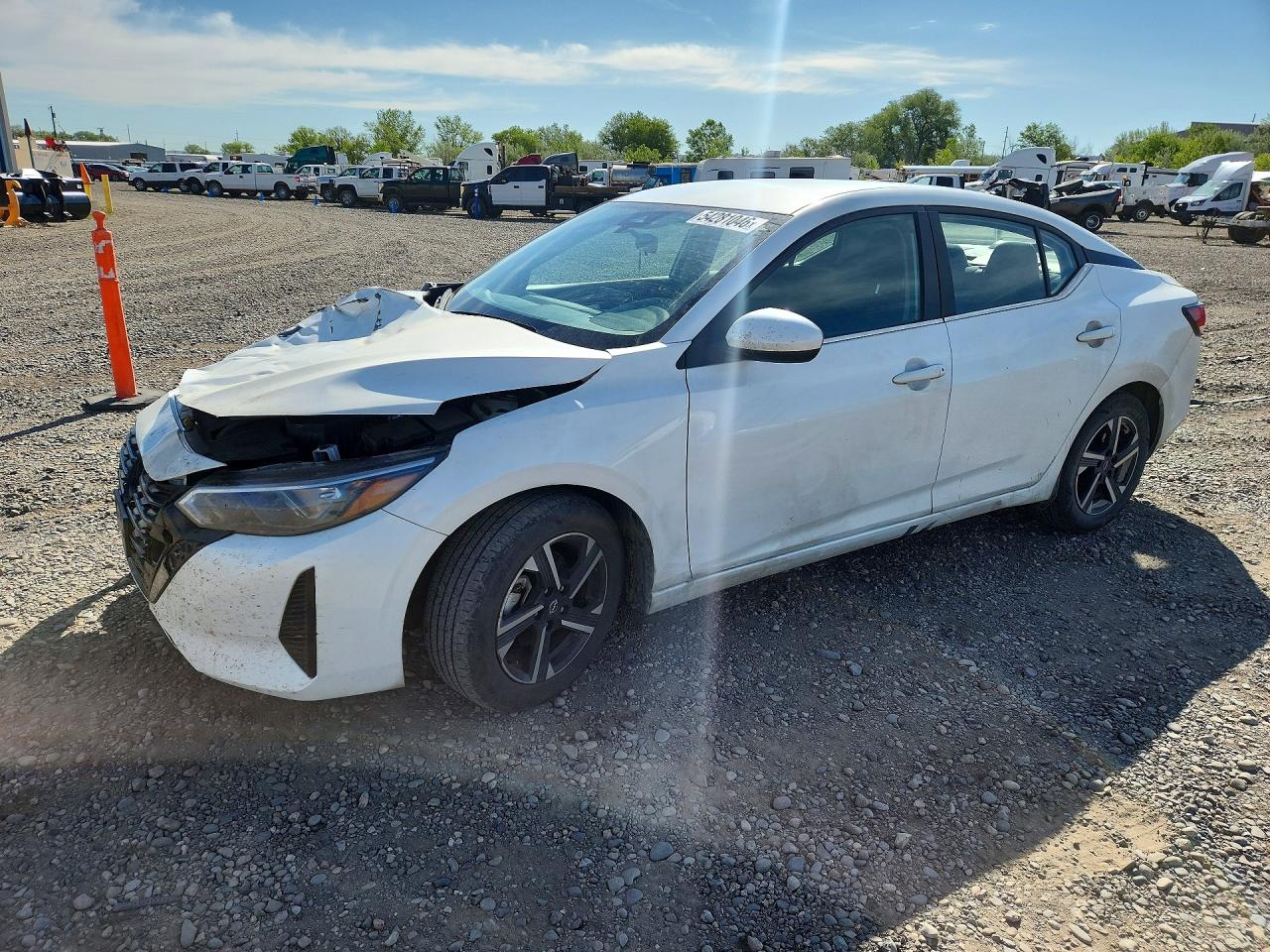 Salvage Nissan Sentra Image