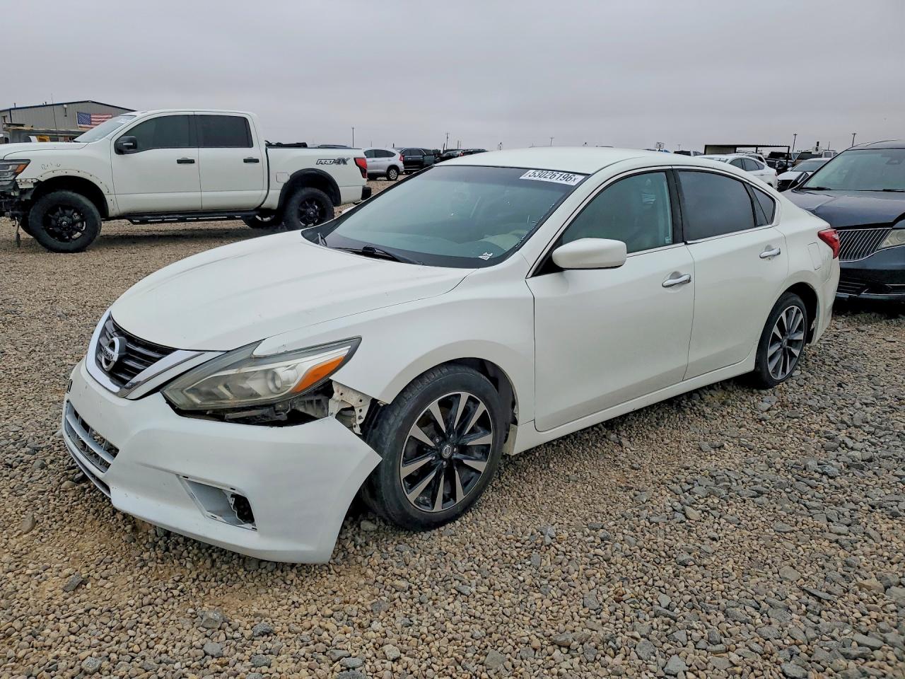 Salvage Nissan Altima Image