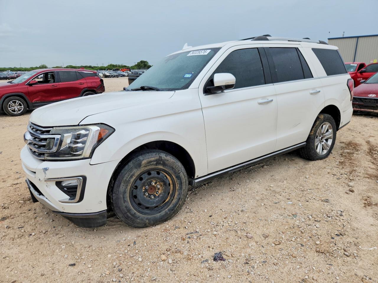Salvage Ford Expedition Image