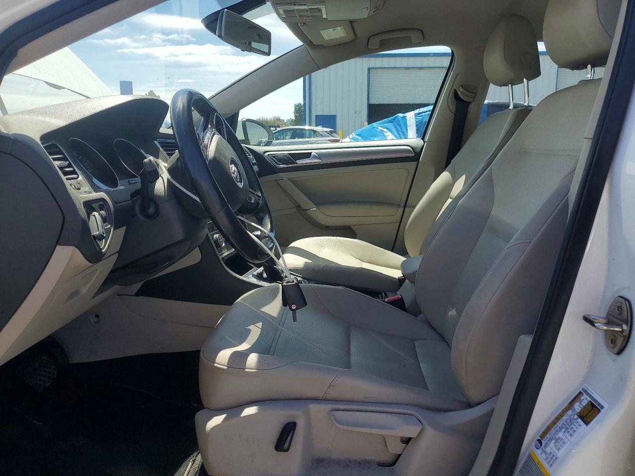Volkswagen Golf Sel Premium