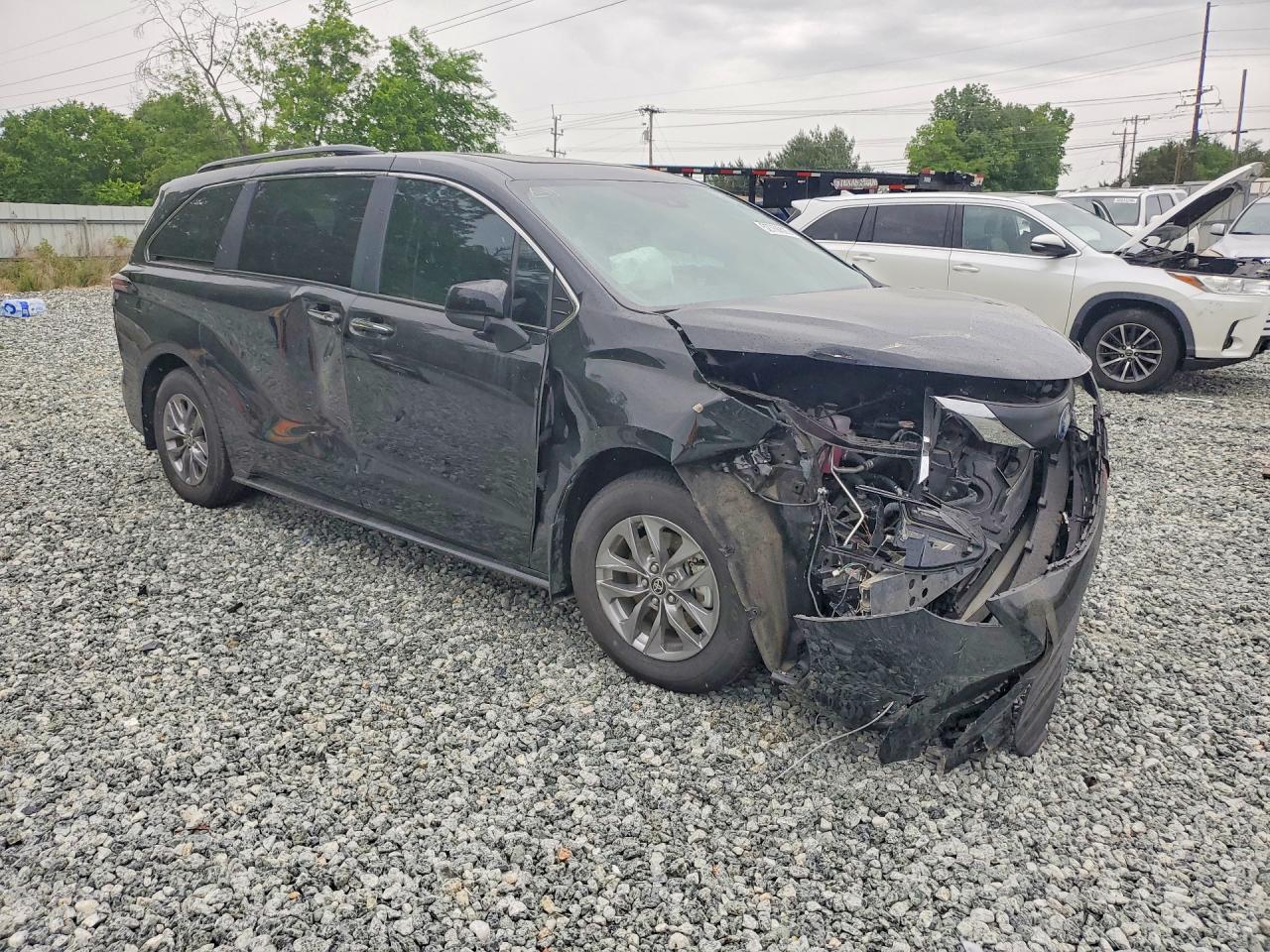 Toyota Sienna Xle 8-passenger