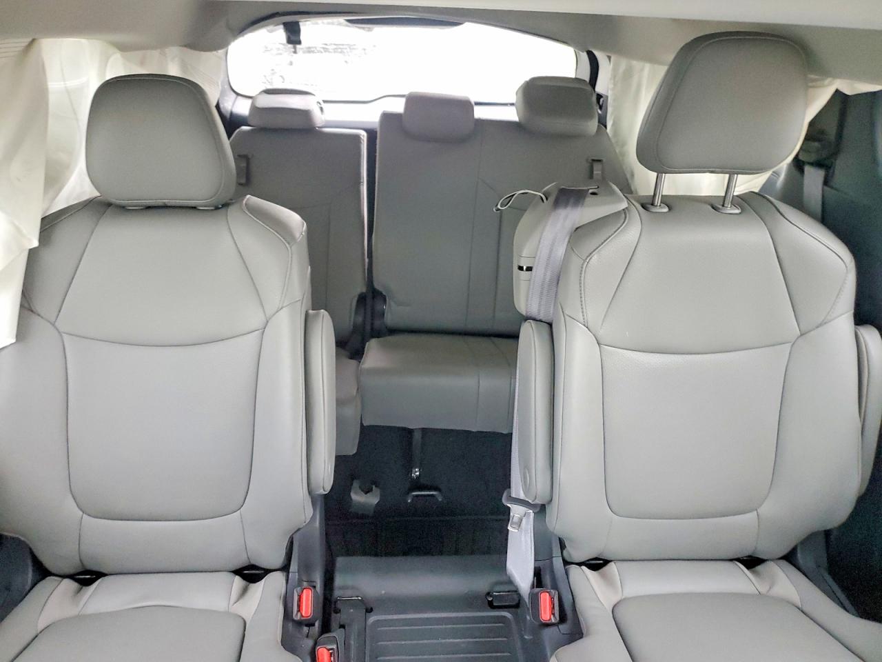 Toyota Sienna Xle 8-passenger