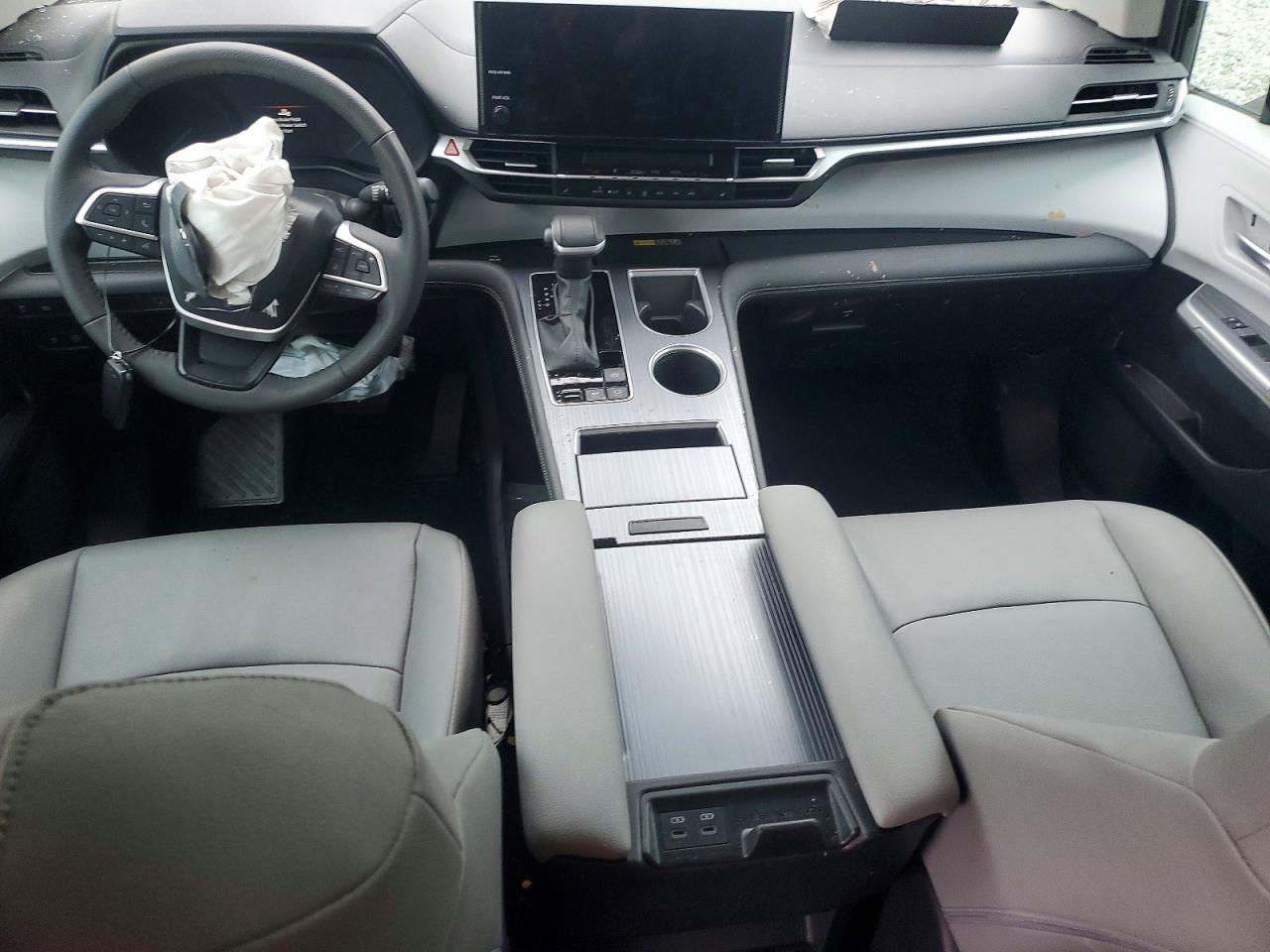 Toyota Sienna Xle 8-passenger