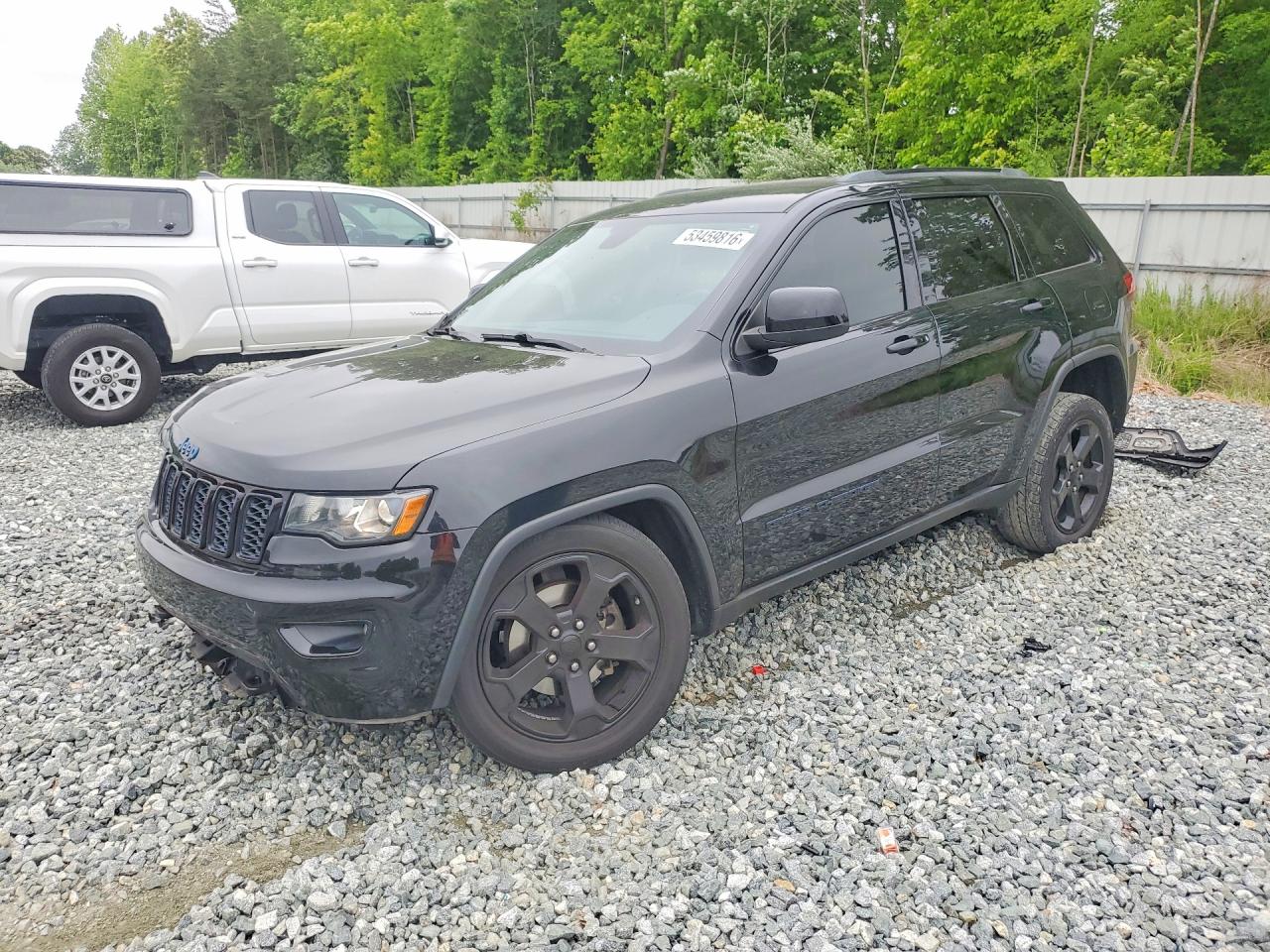 Salvage Jeep Cherokee Image