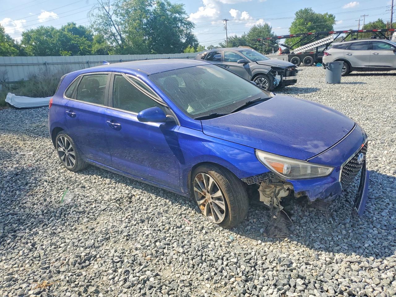Hyundai ELANTRA Base