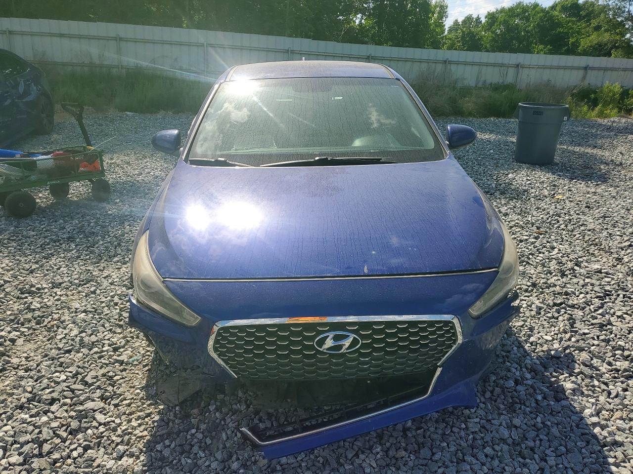 Hyundai ELANTRA Base