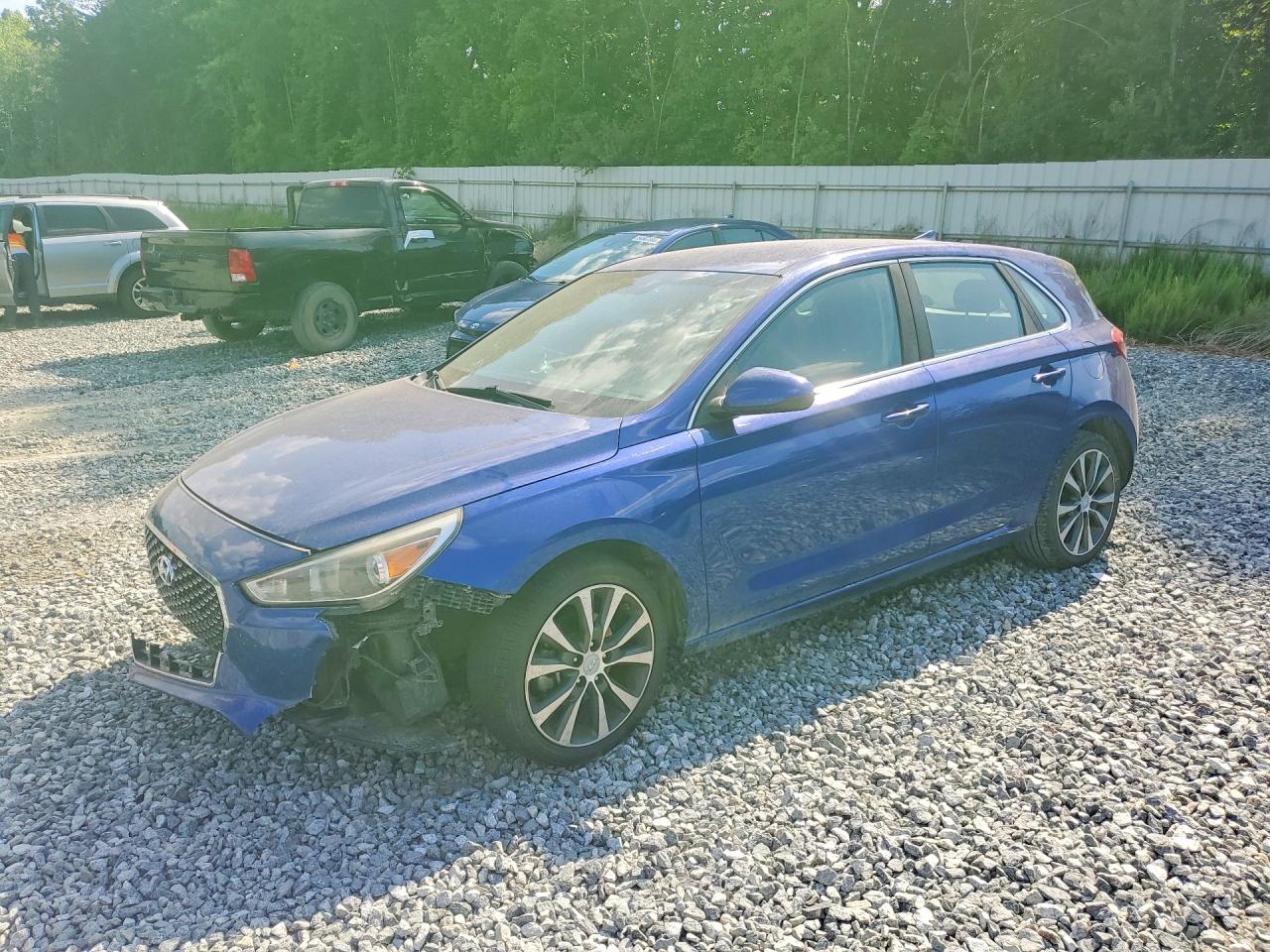 Salvage Hyundai ELANTRA Image