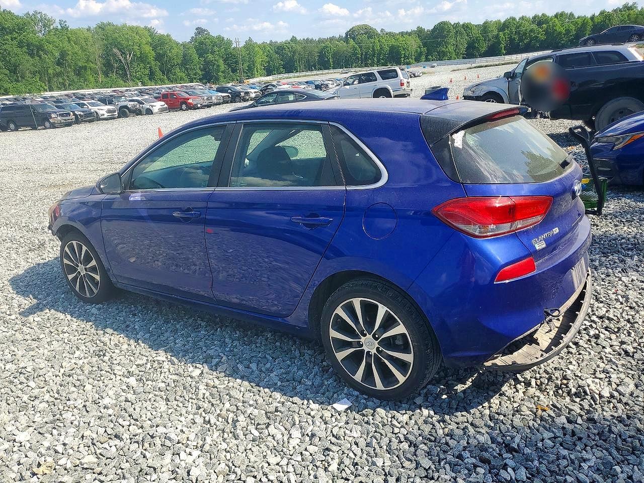 Hyundai ELANTRA Base