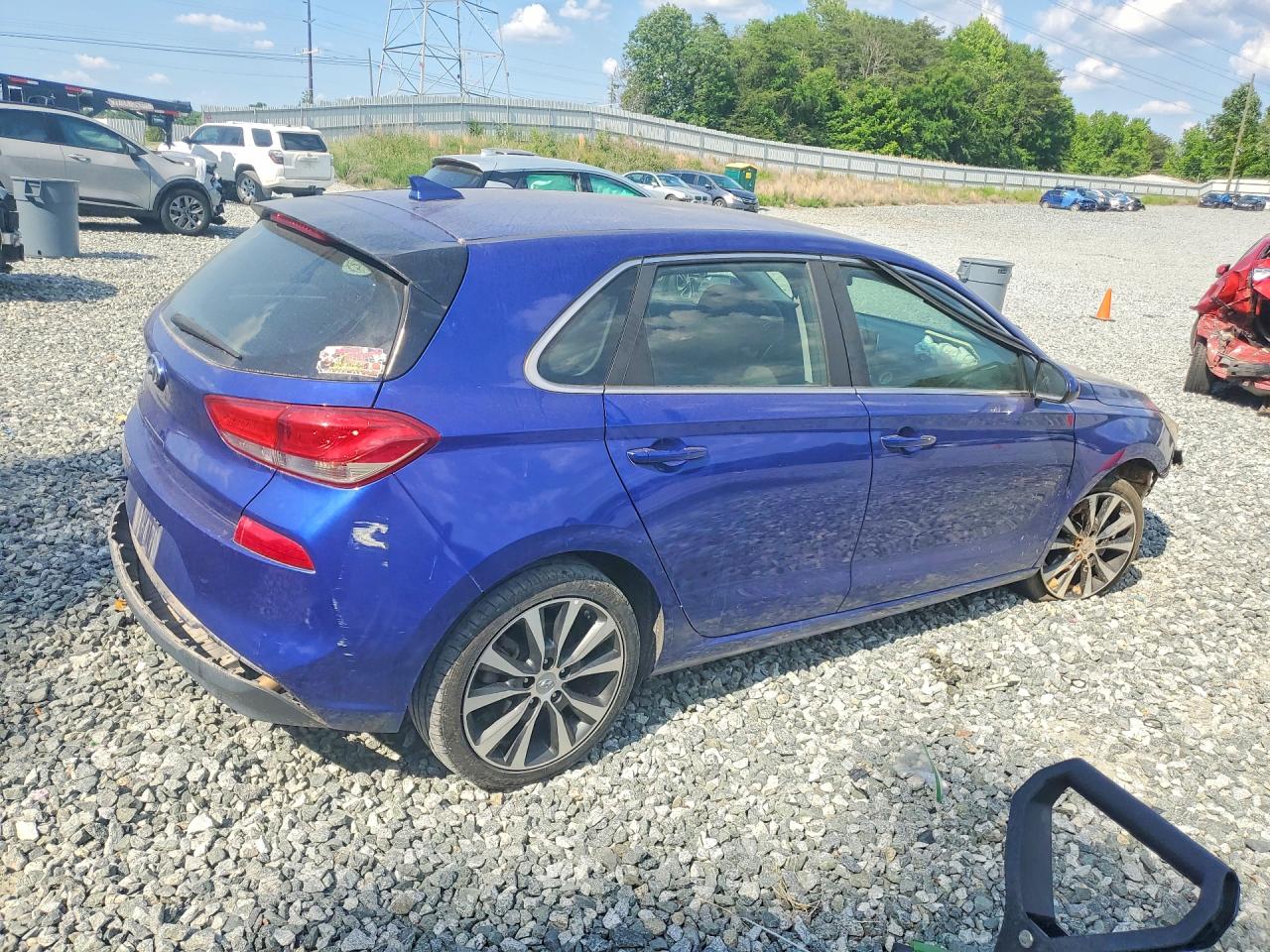 Hyundai ELANTRA Base