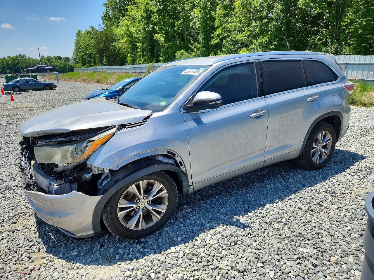 Salvage Toyota Highlander Image