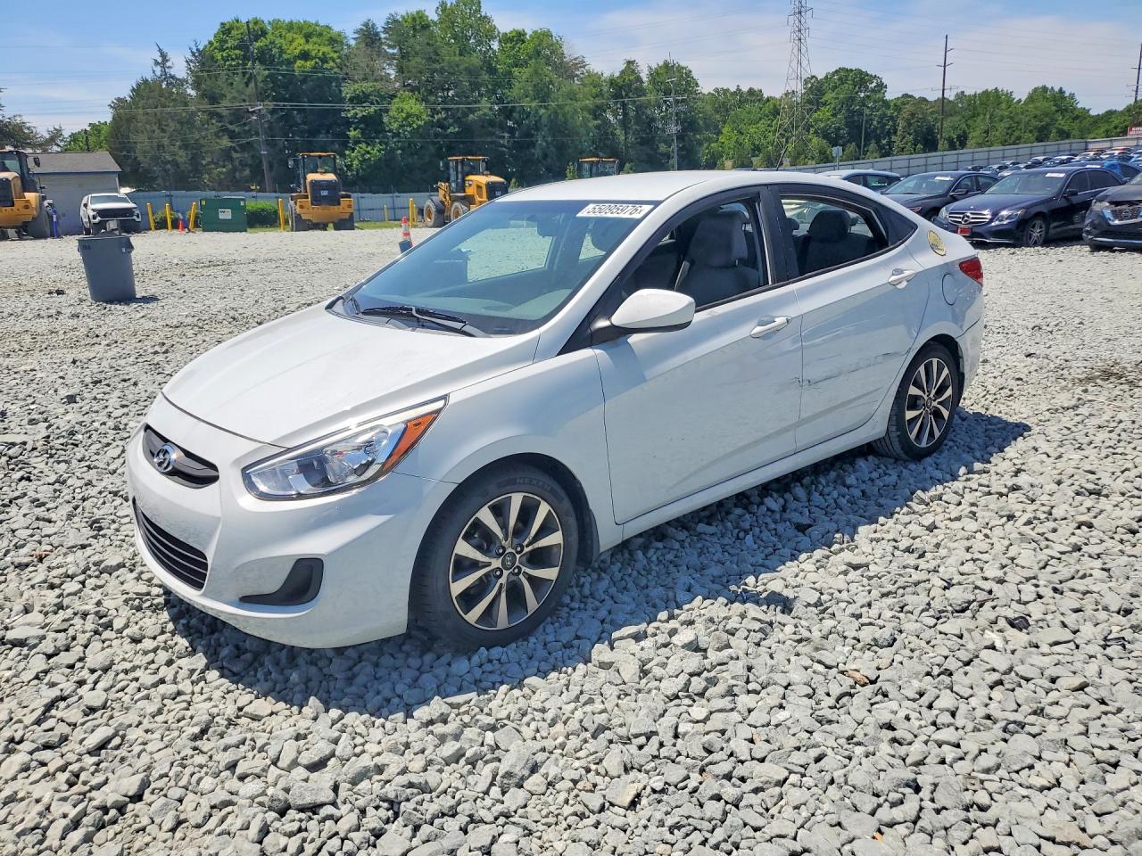 Salvage Hyundai ACCENT Image