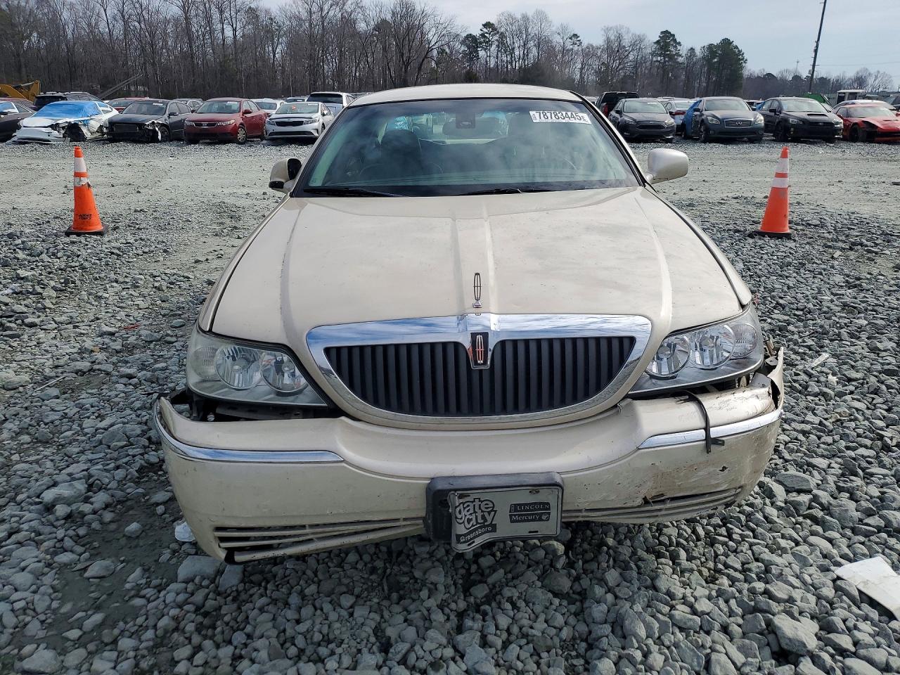 Lincoln Towncar Signature