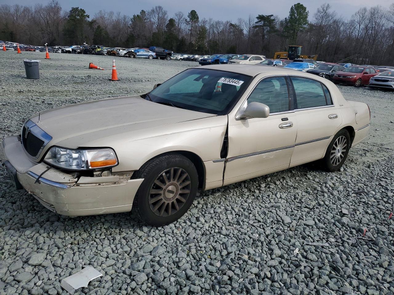 Salvage Lincoln Towncar Image