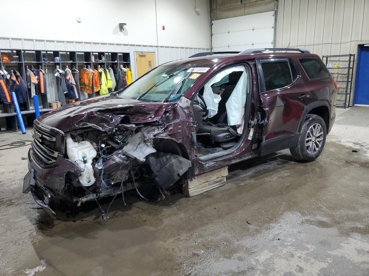 Salvage GMC Acadia Image