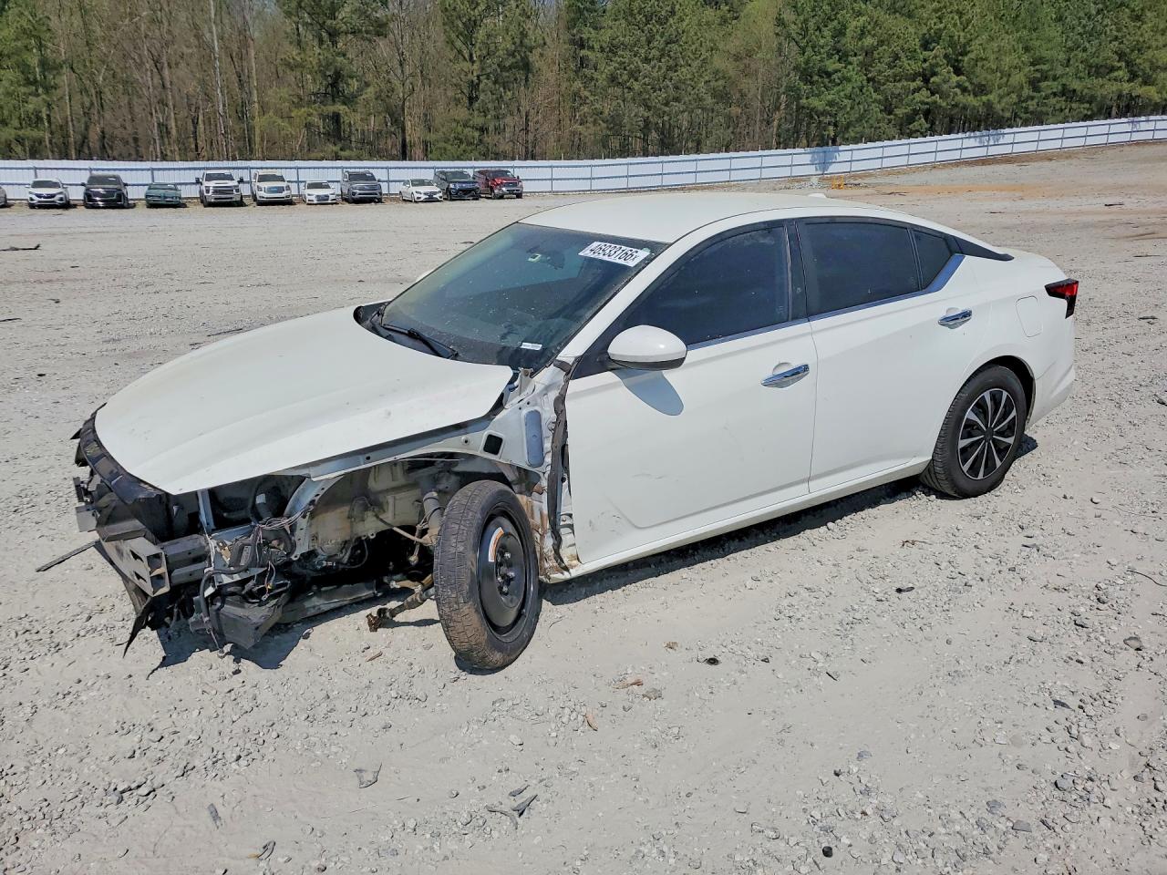 Salvage Nissan Altima Image