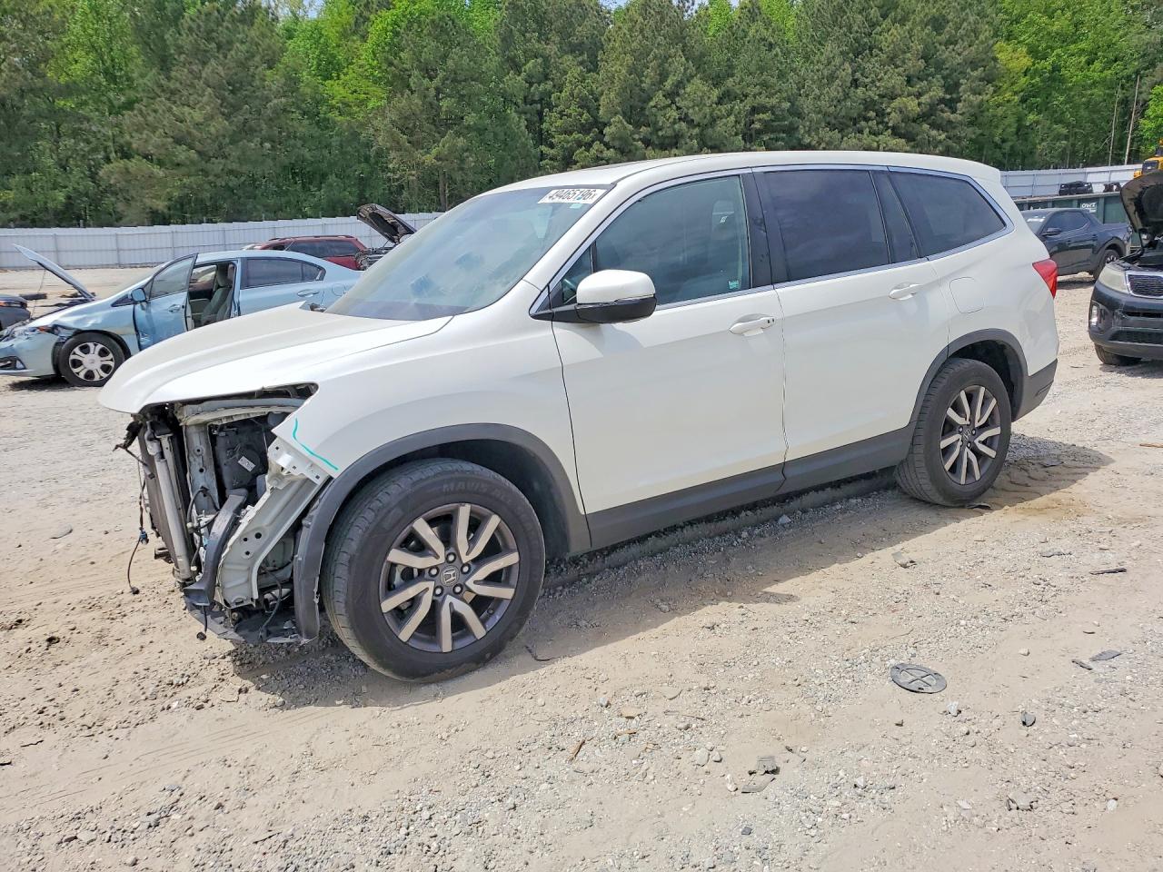 Salvage Honda Pilot Image