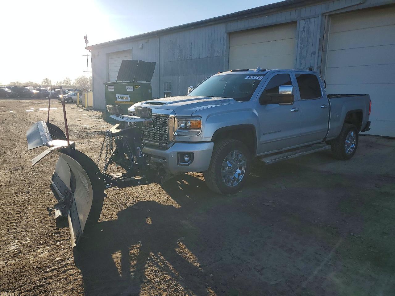 Salvage GMC Sierra Image