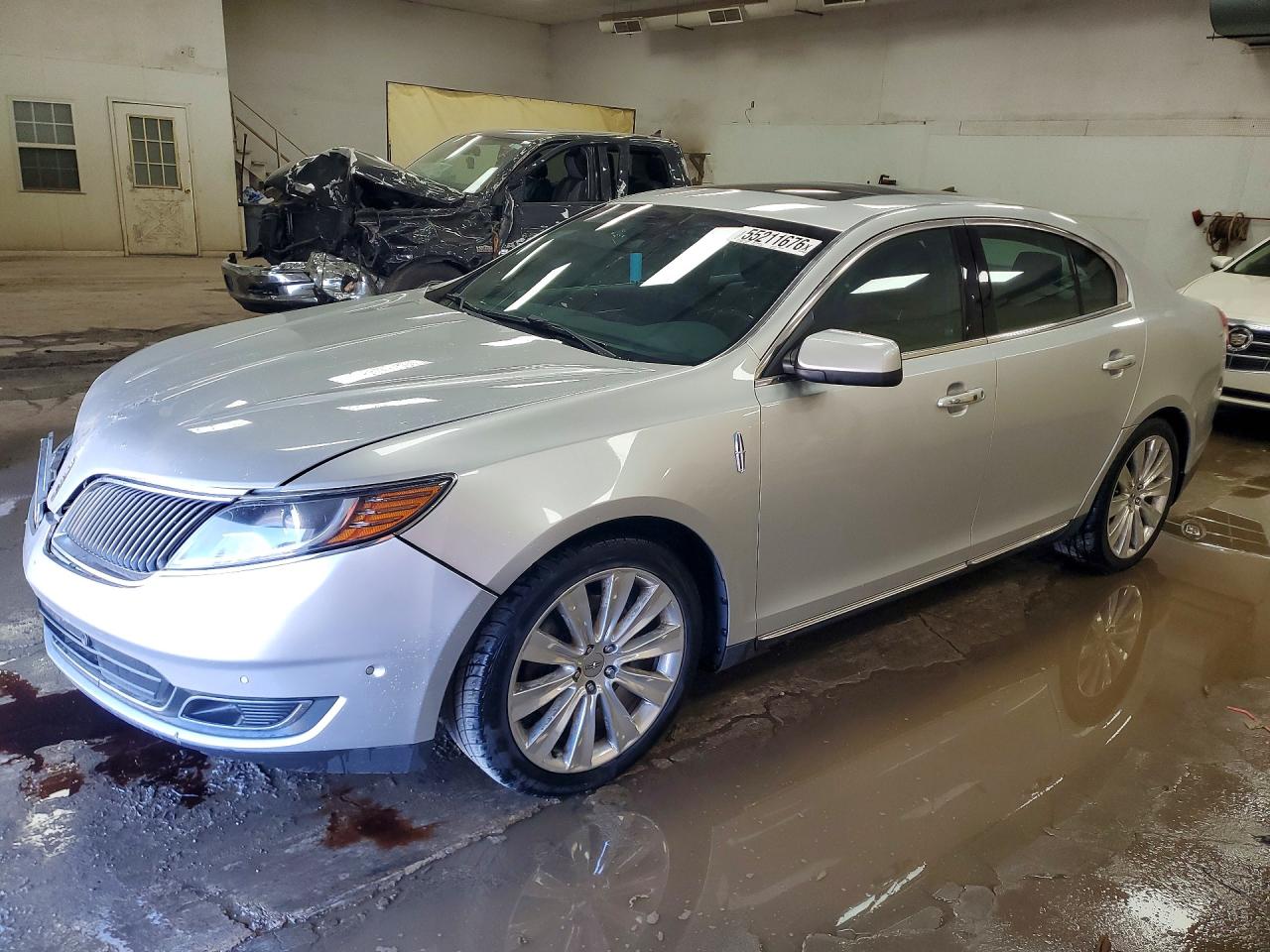 Salvage Lincoln MKS Image
