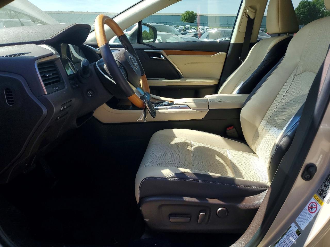 Lexus RX Base