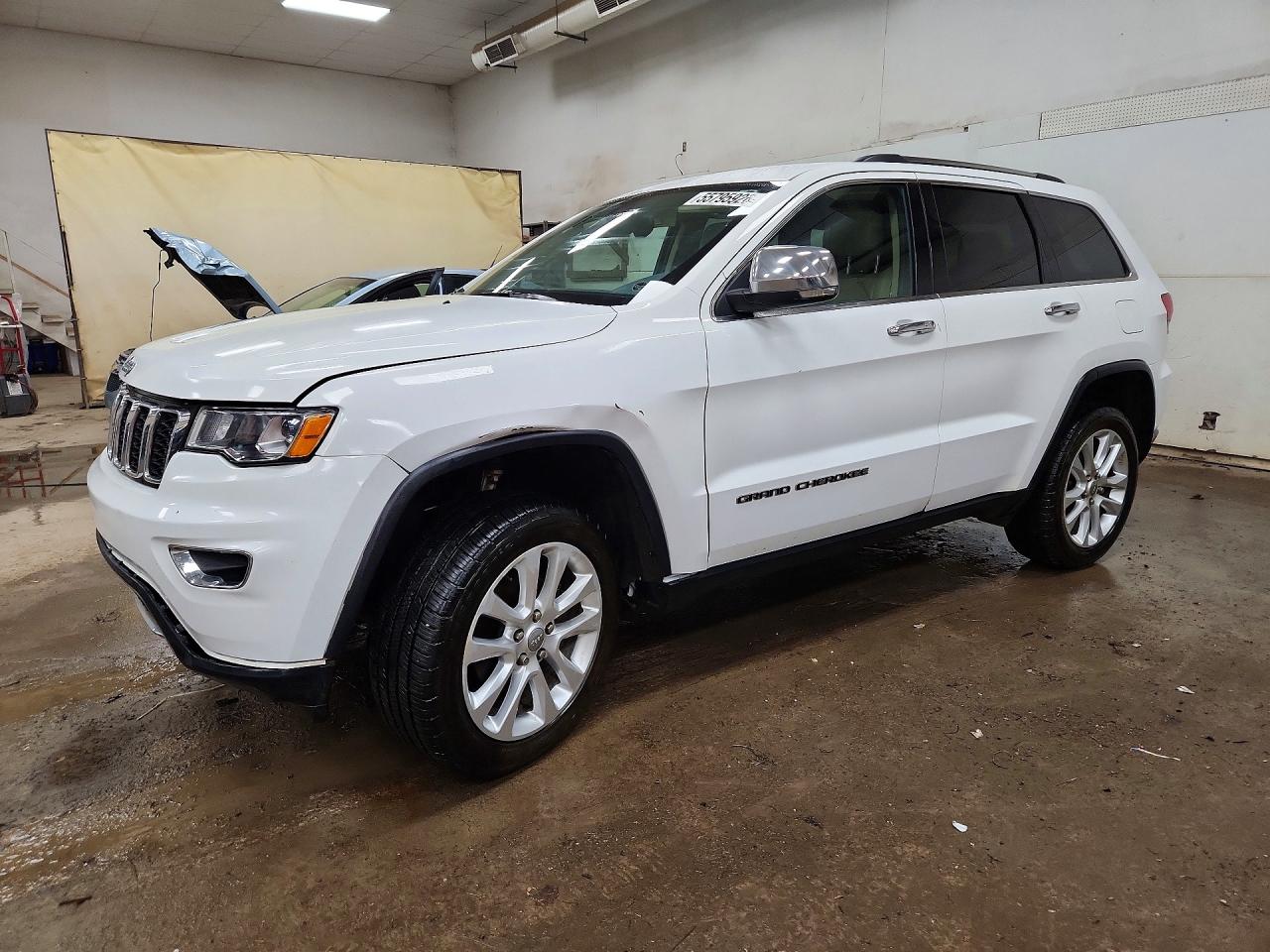 Salvage Jeep Cherokee Image