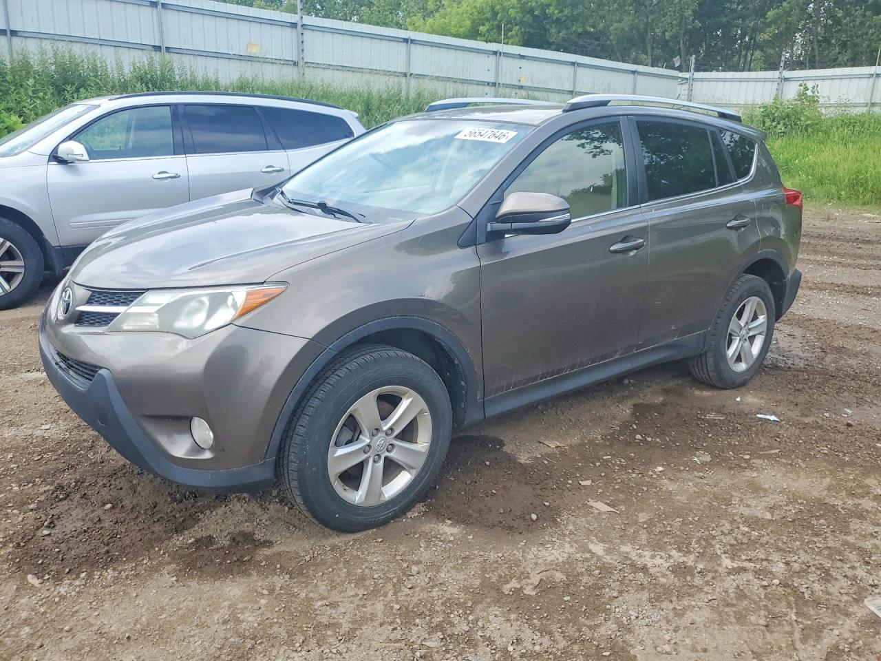 Salvage Toyota RAV4 Image