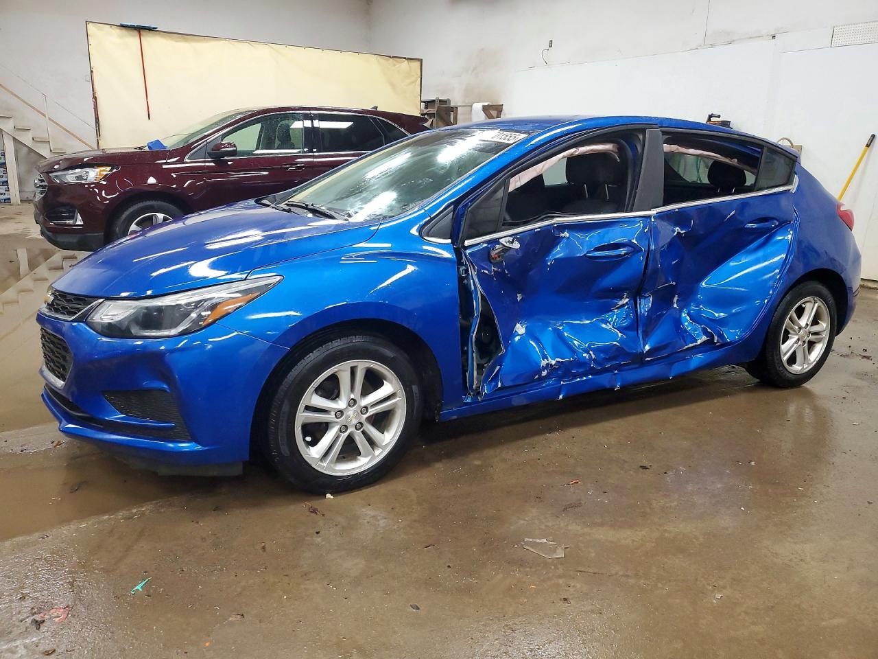 Salvage Chevrolet Cruze Image