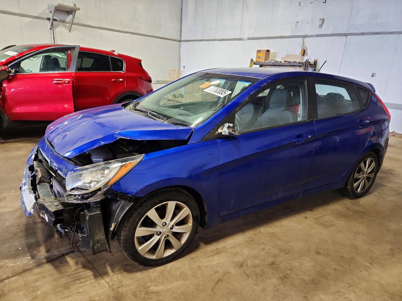 Salvage Hyundai ACCENT Image