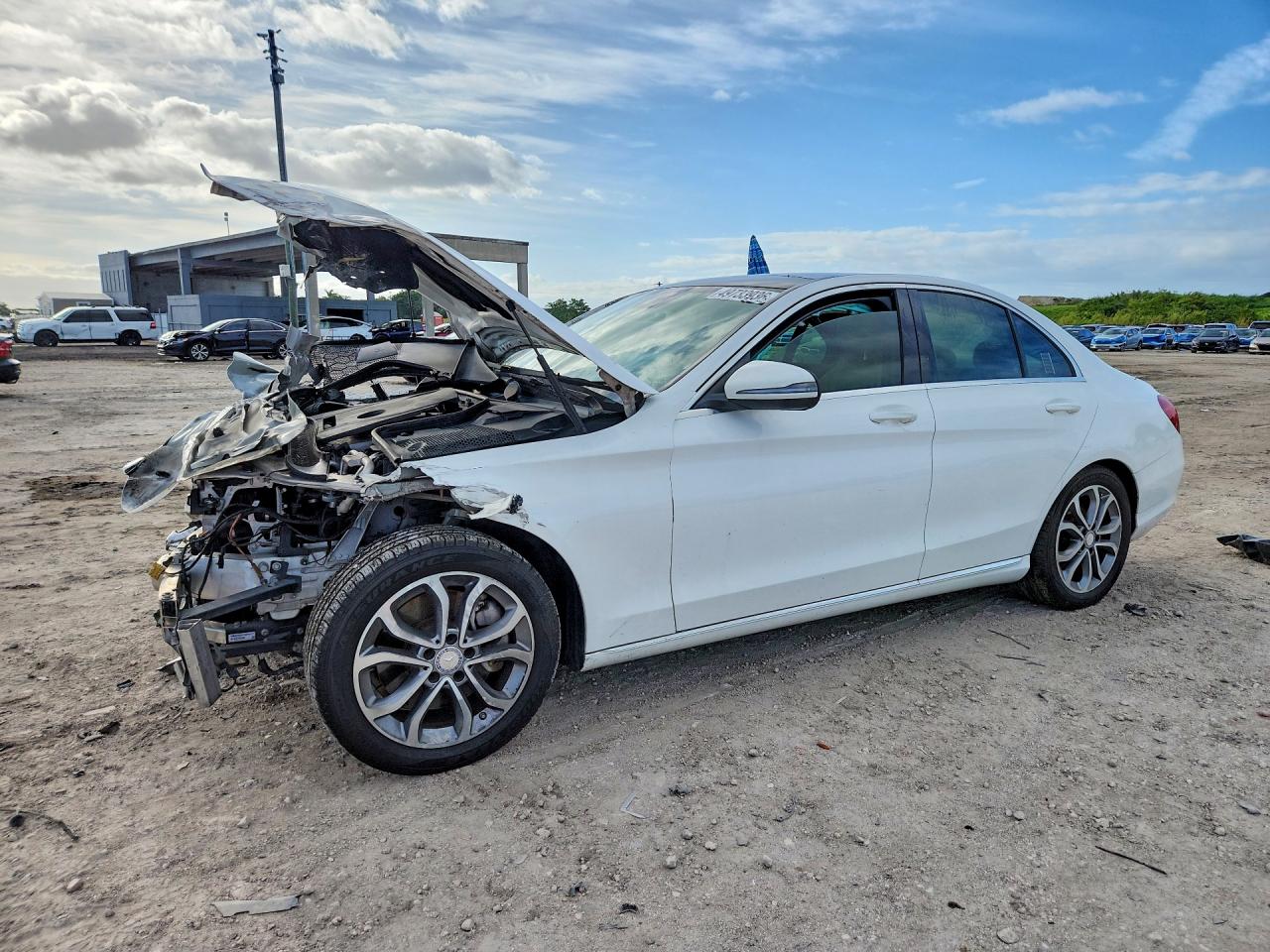 Salvage Mercedes-Benz C-Class Image