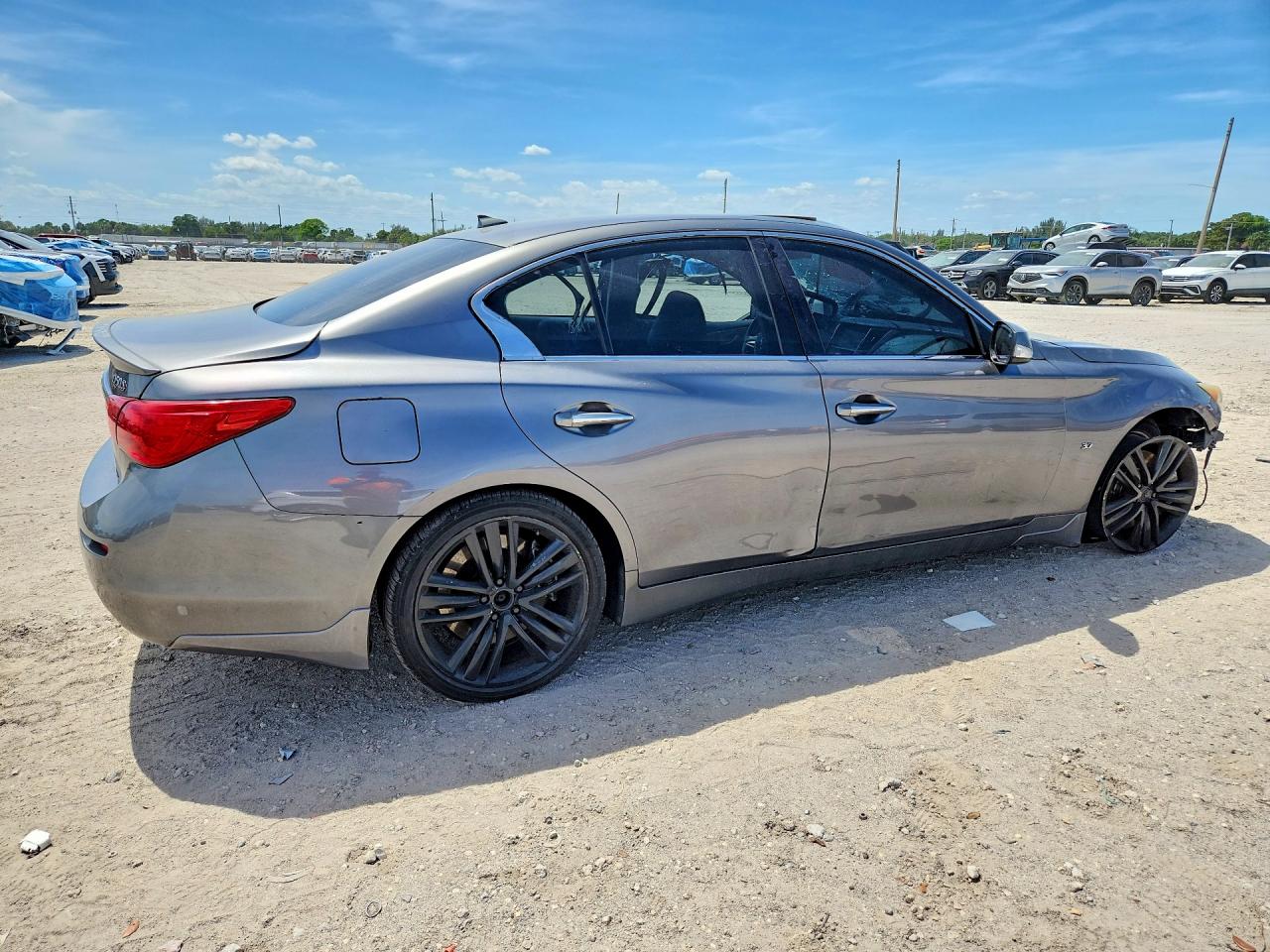 INFINITI Q50 Sport