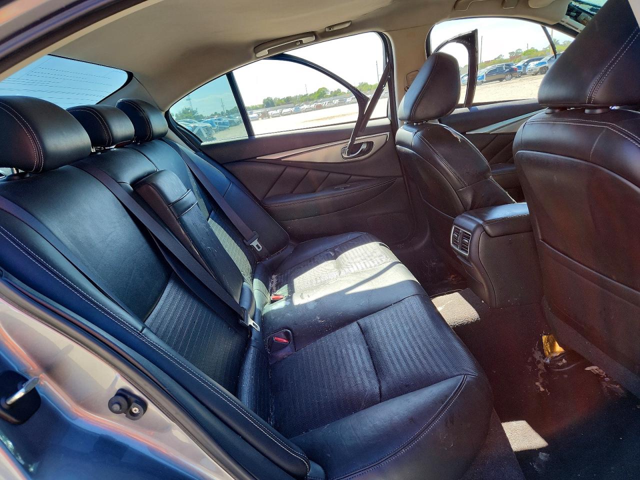 INFINITI Q50 Sport