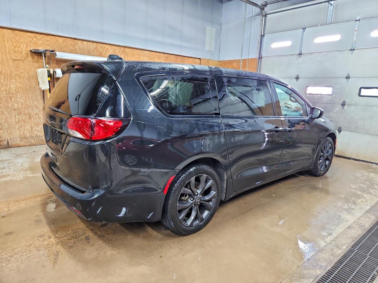 Chrysler Pacifica Touring Plus