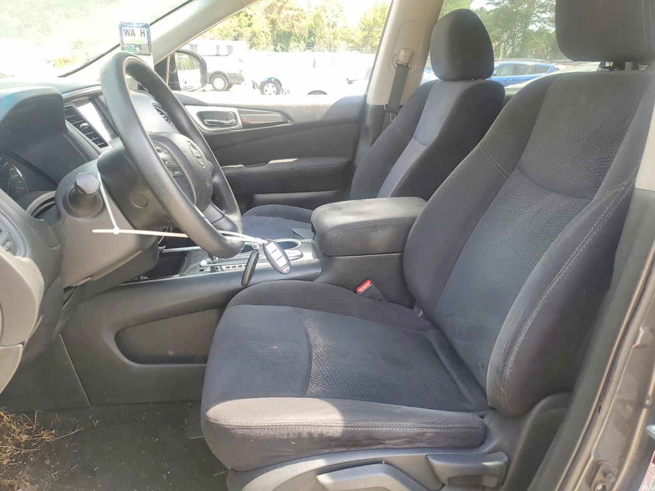 Nissan Pathfinder S