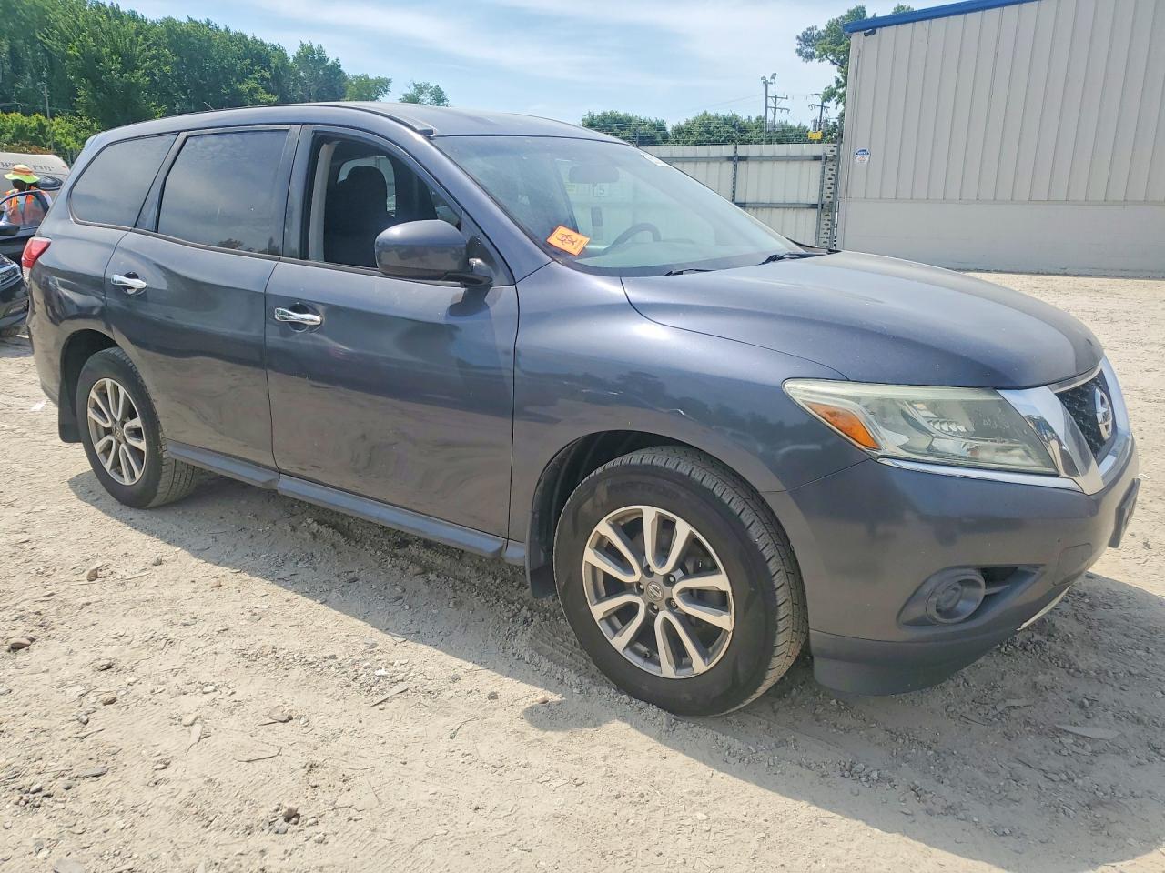 Nissan Pathfinder S