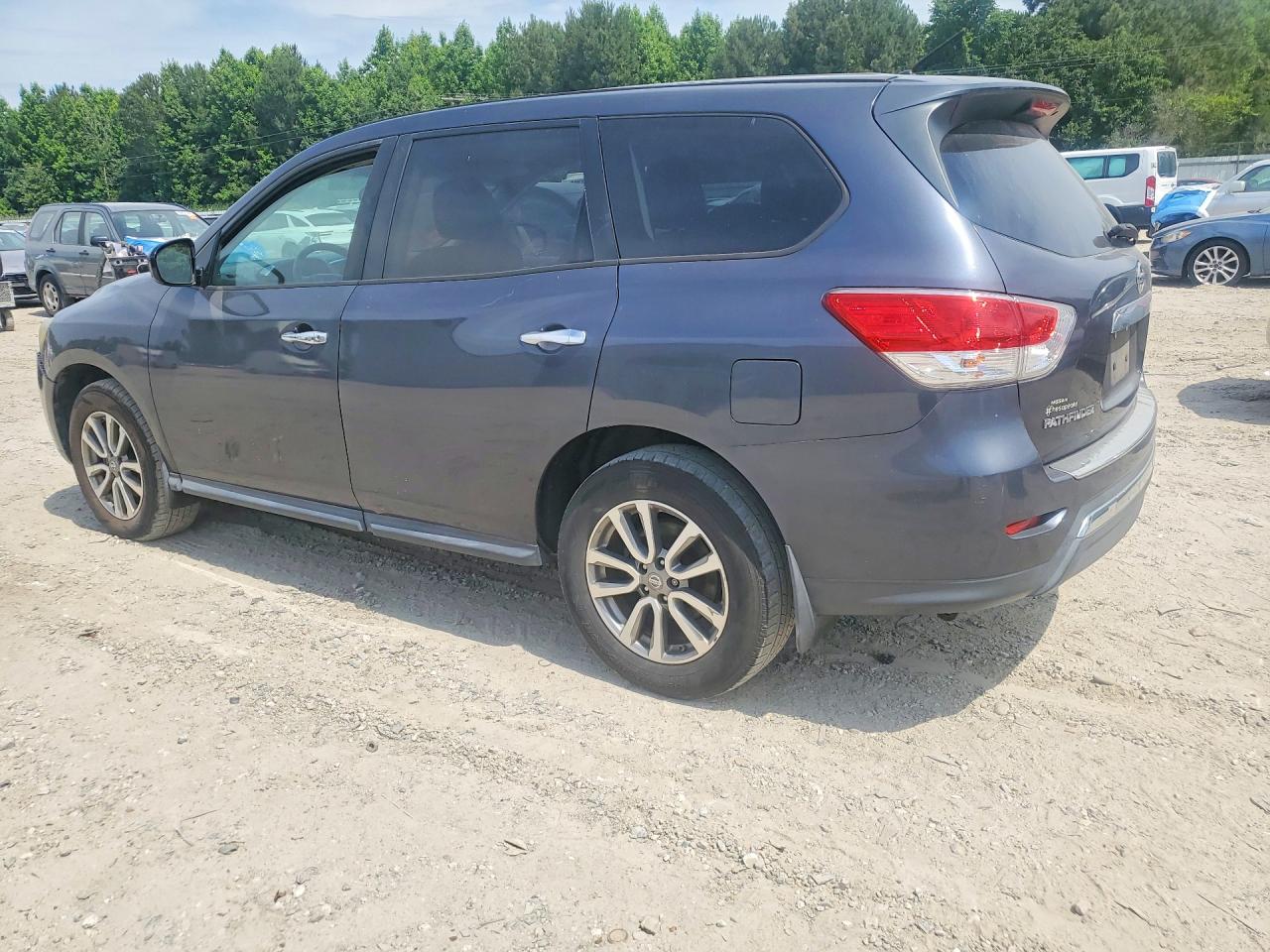 Nissan Pathfinder S