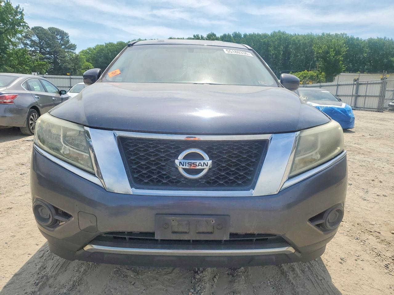 Nissan Pathfinder S